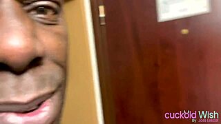 嘿，奥莱莎，你的男人把你献给戴绿帽大师粗暴玩乐