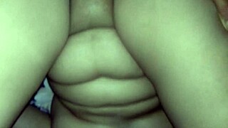 美丽红色亚洲阴部特写被我的精液填满