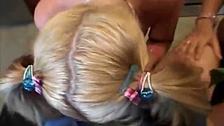 Ne morem nehati gledati, kako 18+ Summer in Topanga lizata pičko