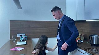 Vay! Şehvetli Öğretmen Anal Bekaretimi Ham Güçle Alıyor