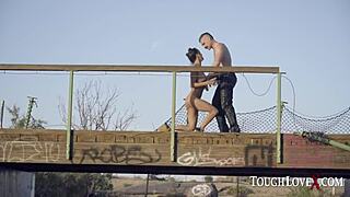 Toughlovex latina Abby Brazil dostává tvrdě venku 😈