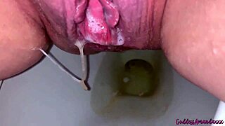 ほら、マンコから精液の1滴残らず舐めなよ