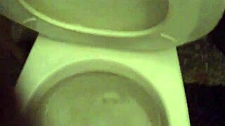 Nu mă satur de sperma și pişatul shemale cu pula aia monstră.