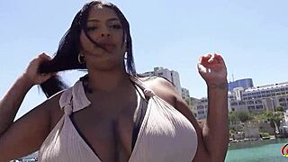 סקאוט גרמני - לטינה מעוקלת עם ציצים טבעיים ענקיים נבחרת לקאסטינג בנג פרוע. איך היא מתמודדת עם זה?