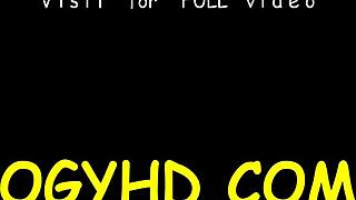 млада 18+ руска сладкиш язди стар дъртак докато смуче и чука. каква е тайната й да го поеме?