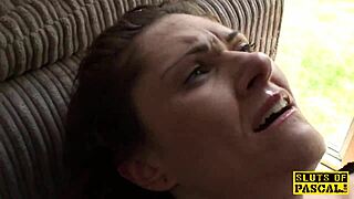 Татуированная британская суб трахают жестко с аналом и доминированием лица. Каждый толчок её ломает.