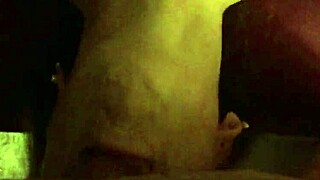 баба прави лудо шоу с кумулус, гълта всяка капка в POV акция. чист зрял хардкор.