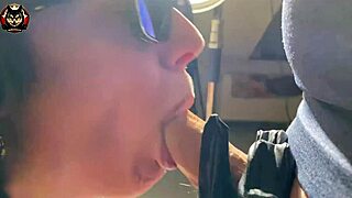 Moja milf polusestra dobila je moju spermu na lice u spavaćoj sobi