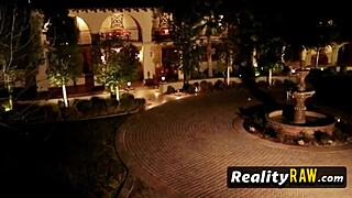 Festa na piscina com ruiva tarada enlouquecendo! 🥳