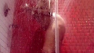 Outo latina kotivideolla