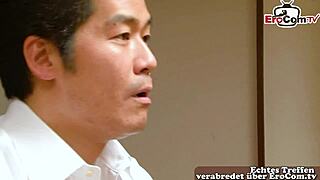 日本18+少女爱内射毛毛逼，好热！😍