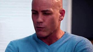 kan fattig tenåring 18+ kiarra kai håndtere dominant stedfar derrick pierce?