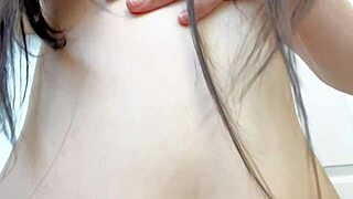 性感宝贝渴望你的大鸡巴现在