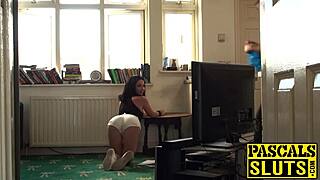 Pascal küçük 18+ kızla oynayarak eğlendi