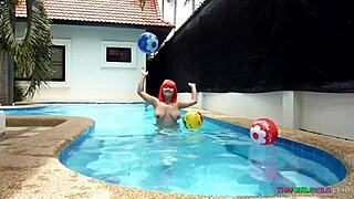 Suhonjava kurba prepojena z oljem, jebana trdo na prostem, brez milosti za to sladko azijsko najstnico 18+, samo surovo jebanje ves dan