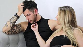 Il mio amico mi trapana con il suo cazzo grosso per vendetta sulla moglie infedele - Lea Queen. Che payback selvaggio!