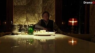 crystal แม่บ้านกางขาและรูดตัวเองพร้อมหน้าอกใหญ่ร้อน