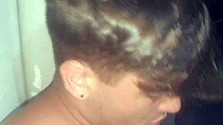 Flakaelが言う、「彼に彼女と一緒に捕まって、私も犯されて顔に射精された」