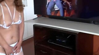 Hej, chceš vidět tu 58letou latinskou mámu, jak se dotýká před bušením s nevlastním synem?