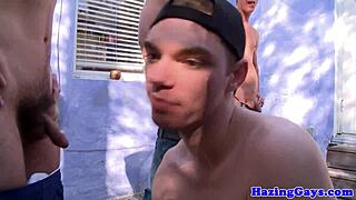 Študentski twinki hazed, trdo jebani v trojčku s spermo po vsem