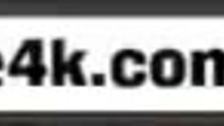 mature4k 女仆毫不犹豫地和客户的 18+ 青少年后代在制服游戏中猛干。