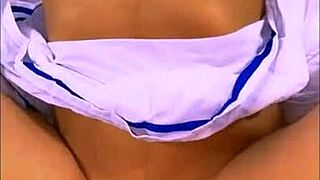 Latino tinejdžerke TIGHT pička se bori s ulaskom ali oseća se kao raj