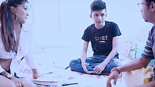 mladá 18+ indická amatérka skúma tesný anál s učiteľom a nevlastným bratom v spálni