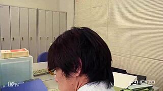 신입사원 유이 와타나베, 야생 섹스로 스트레스 풀어