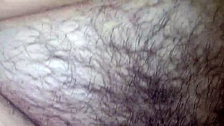 Memek Ketatku Haus Kontol Berbulu Di Dalam Sekarang!