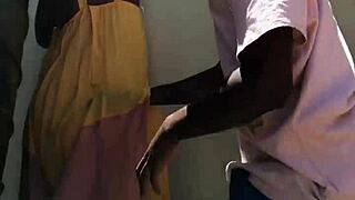 Hej farmářský kluk, jaký to je prvně praštit tu těsnou kundu venku?