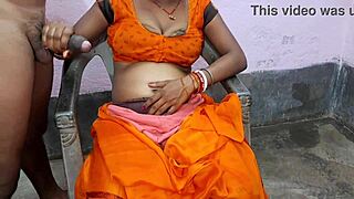 अरे, ये हॉट विलेज 18 लड़की पूरी नंगी देखना चाहोगे?