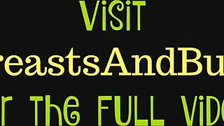 عربية كبيرة الثدي تمتص في البانيو POV 😘