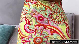 Dude, bestefar-duo blir gale med ung 18+ brunette før fest! 😜