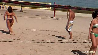 Hej, sladká blondínka Ally Ann, pripravená na drsné šukanie?