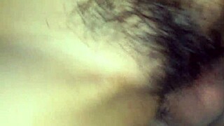 Hän sanoo nussivan sitä pinay cuckold vaimoa kovaa.