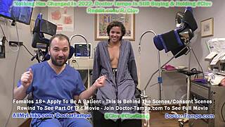 Vau! Katso Rebel Wyatt kestävän nöyryyttävän gynekologisen tutkistuksen tohtori Tampalta yliopistoon pääsyä varten! Se on shokeeraava opiskelijavaatimus Tampa-yliopistossa!