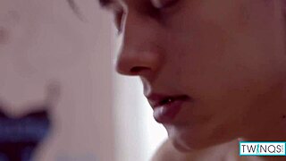 Oliver V, chceš vidieť intenzívny ázijský hlboký hrdlo?