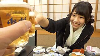 嘿宝贝，想加入我和美丽女友的温泉之旅吗？