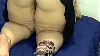 زوجة رئيسي المنحرفة سكرت وزارت غرفتي لنهاية سعيدة