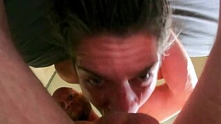 Morgen blowjob og facefuck med min 43-årige kone, for fanden hun er god!