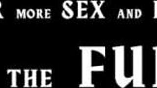 Omg, prichytil som susedovu dcéru Ellie Nova ako sa masturbuje! 😳